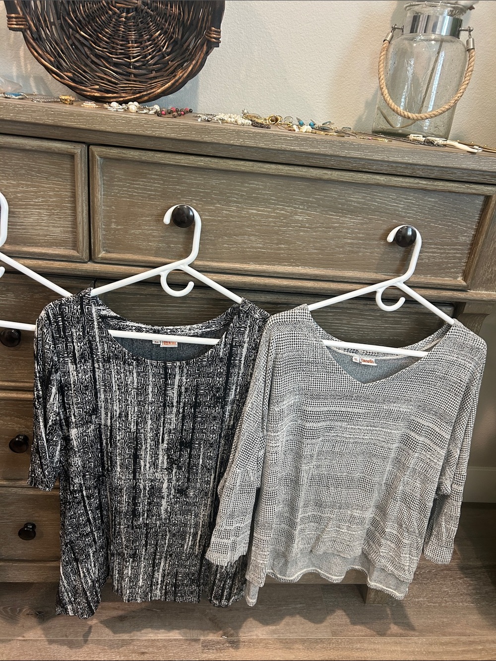Tianello Black & Light Gray Mixed-Pattern Scoop Neck Sweaters